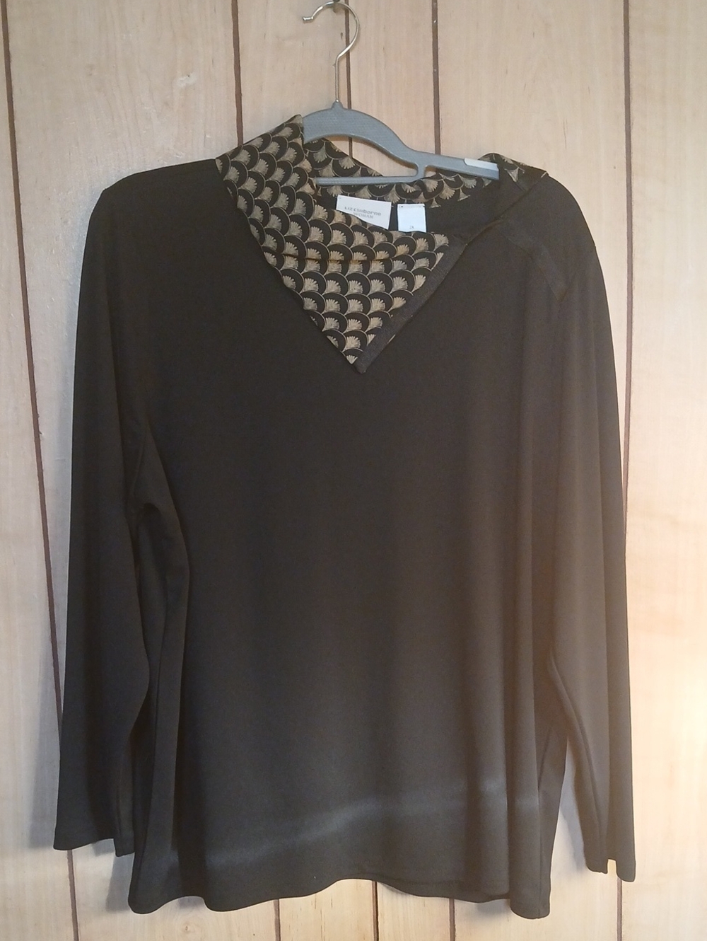 Liz Claiborne Black Top with Gold Fan Patterned Collar 2x